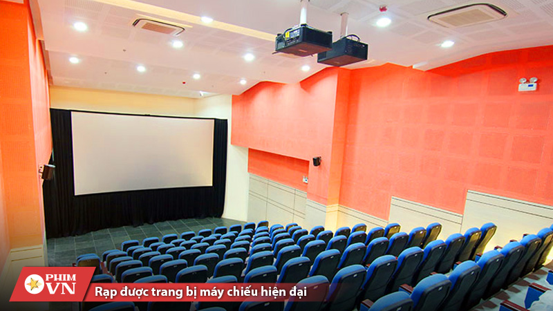 Rạp được trang bị máy chiếu hiện đại mang đến những trải nghiệm điện ảnh sống động và sắc nét