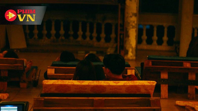 Xem phim độc đáo trên sân thượng tại Hừng Hoa Cinema