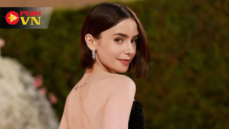 Lily Collins