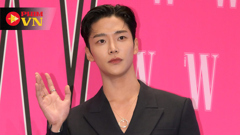 Rowoon (1996)